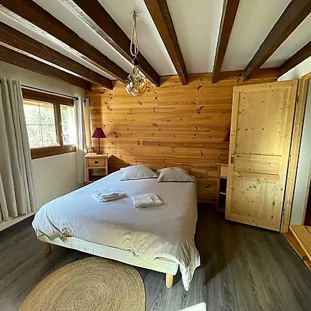 Le Refuge De L'isard Bed & Breakfast 3*